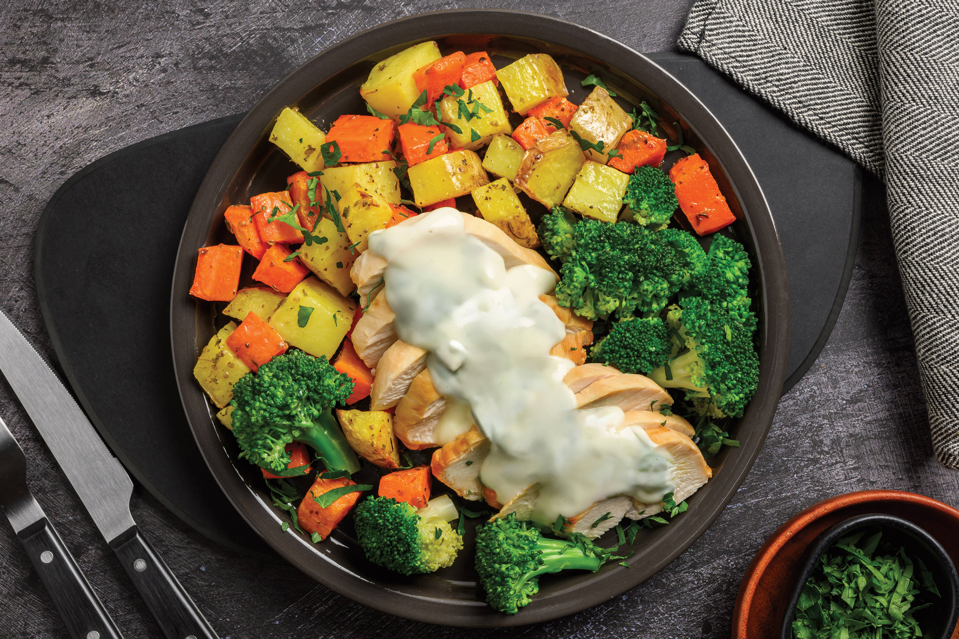 Chicken in Cheesy Spinach Sauce